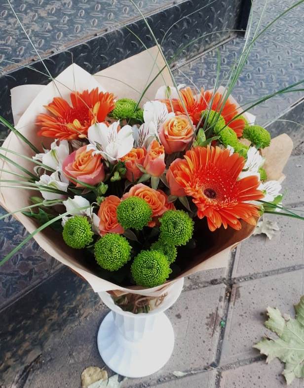 Букет цветов из: Герберы, Хризантемы, Альстромерии и Розы в Верхнем Карачане