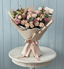 Букет цветов из:  Розы и Лизиантусы в Верхнем Карачане