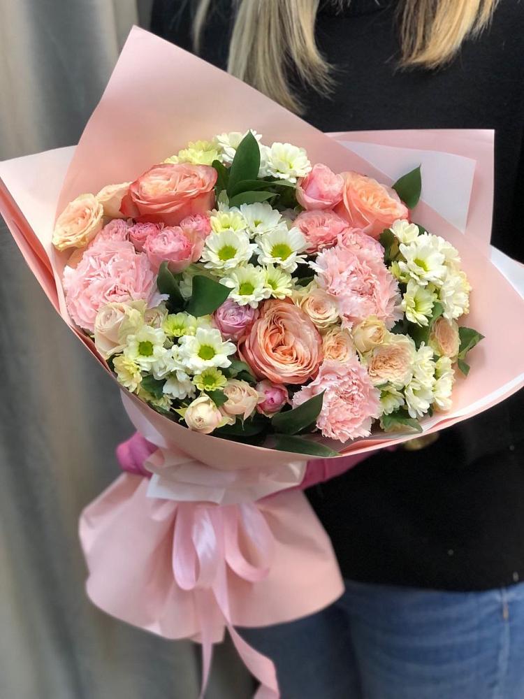 Букет цветов из: Гвоздики, Розы и Хризантемы в Верхнем Карачане