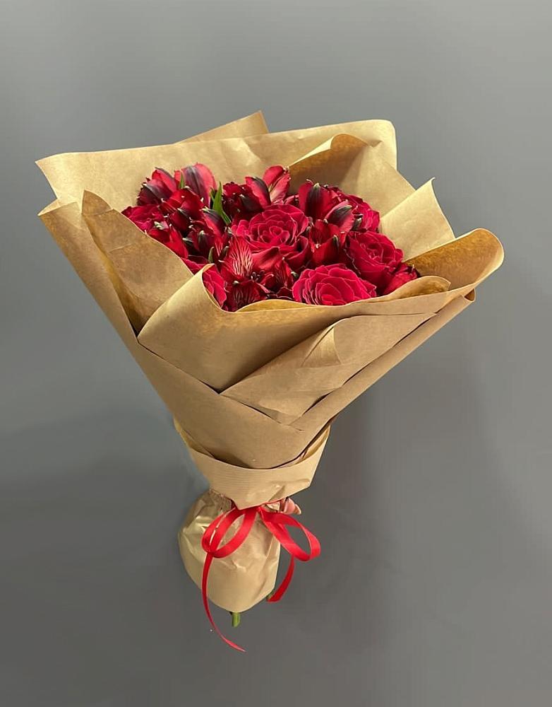 Букет цветов из: Альстромерии и Розы в Верхнем Карачане