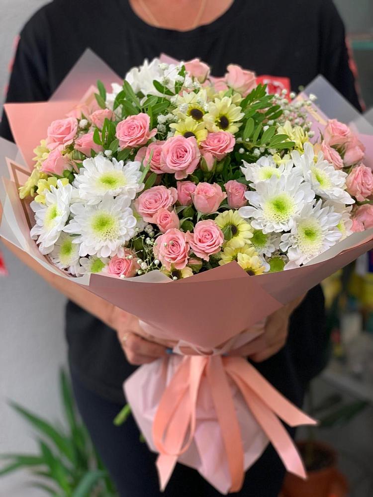 Букет цветов из: Розы и Хризантемы в Верхнем Карачане