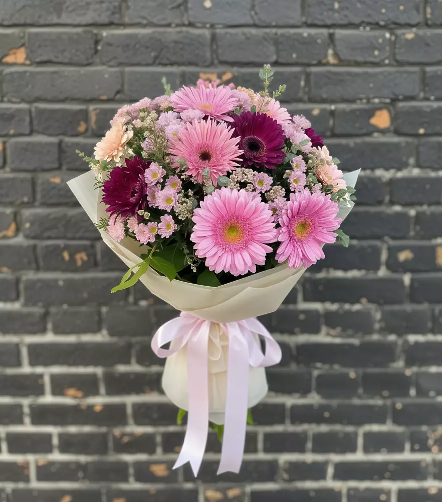 Букет цветов из: Герберы и Хризантемы в Верхнем Карачане