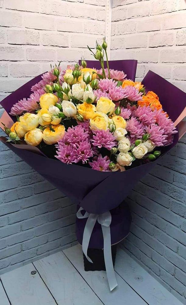 Букет цветов из: Хризантемы и Розы в Верхнем Карачане