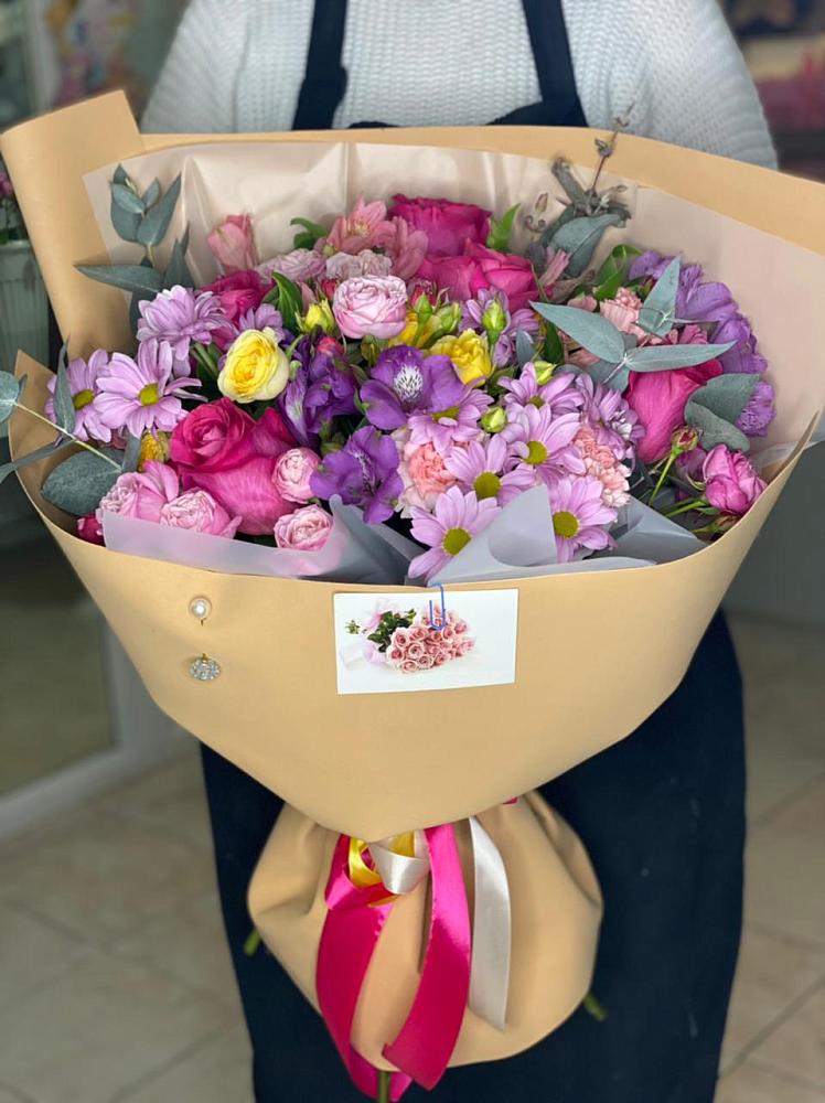 Букет цветов из: Хризантемы, Гвоздики и Альстромерии в Верхнем Карачане