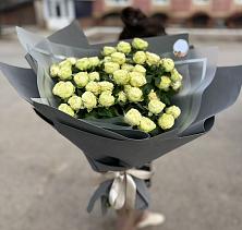 Букет Белые кустовые розы Солинеро в Верхнем Карачане