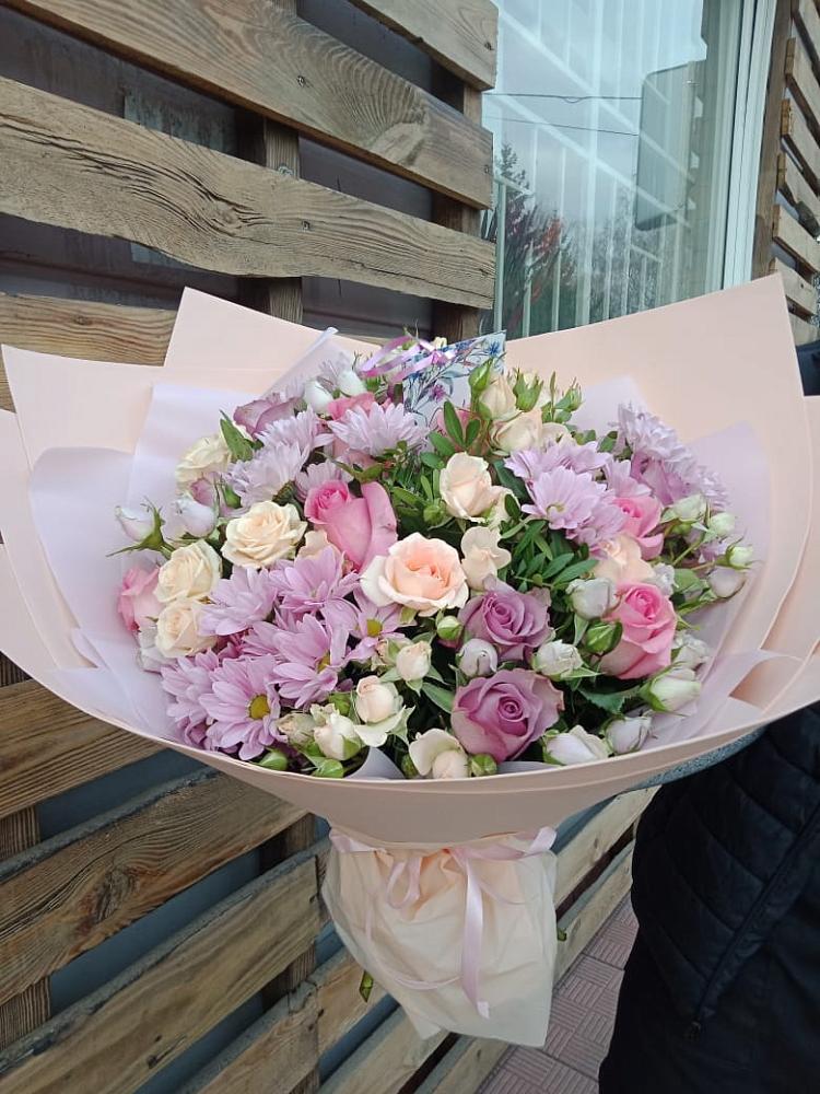 Букет цветов из: Розы и Хризантемы в Верхнем Карачане