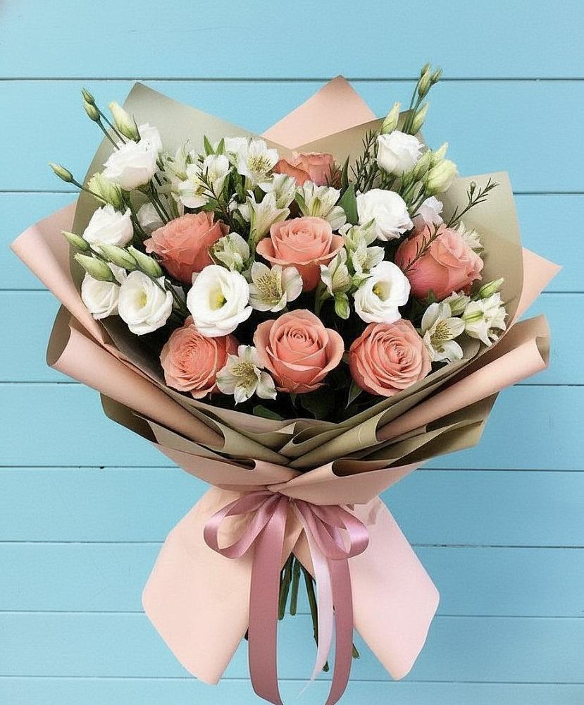 Букет цветов из: Розы, Альстромерии и Лизиантусы в Верхнем Карачане