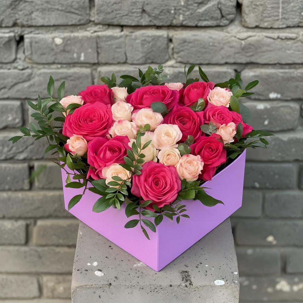 Цветочная композиция из Розы в коробке в Верхнем Карачане