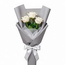 Букет 3 белые розы в Верхнем Карачане