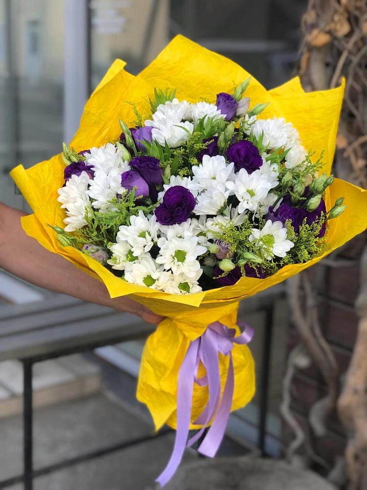 Букет цветов из: Ирисы, Хризантемы и Ромашки в Верхнем Карачане