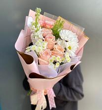 Букет цветов из:  Хризантемы и Розы в Верхнем Карачане