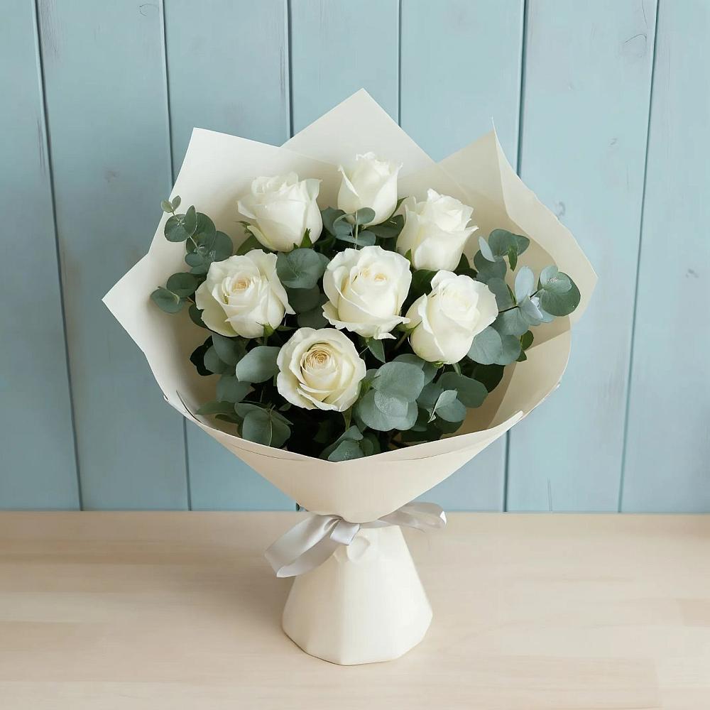 Букет Белые розы в Эвкалипте в Верхнем Карачане