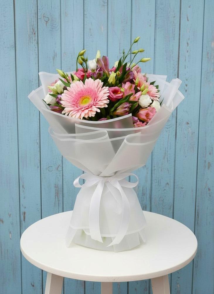 Букет цветов из: Герберы, Альстромерии и Лизиантусы в Верхнем Карачане