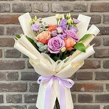 Букет цветов из:  Лизиантусы и Розы в Верхнем Карачане