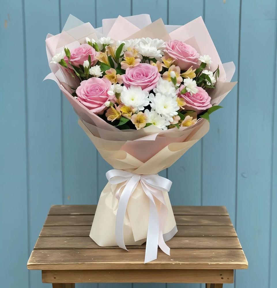 Букет цветов из: Гвоздики, Орхидеи и Розы в Верхнем Карачане