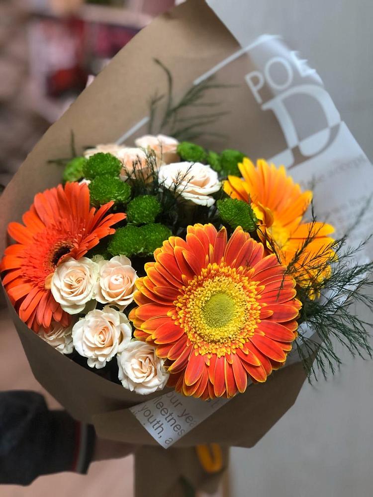 Букет цветов из: Герберы, Хризантемы и Розы в Верхнем Карачане