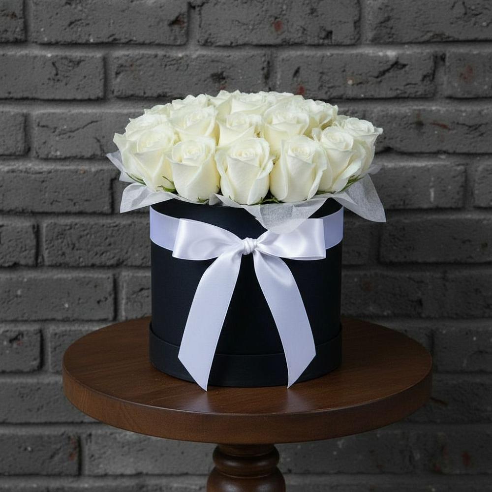 Цветочная композиция из Розы в шляпной коробке в Верхнем Карачане