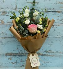 Букет цветов из:  Розы и Лизиантусы в Верхнем Карачане