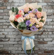 Букет цветов из:  Розы, Лизиантусы и Гвоздики в Верхнем Карачане